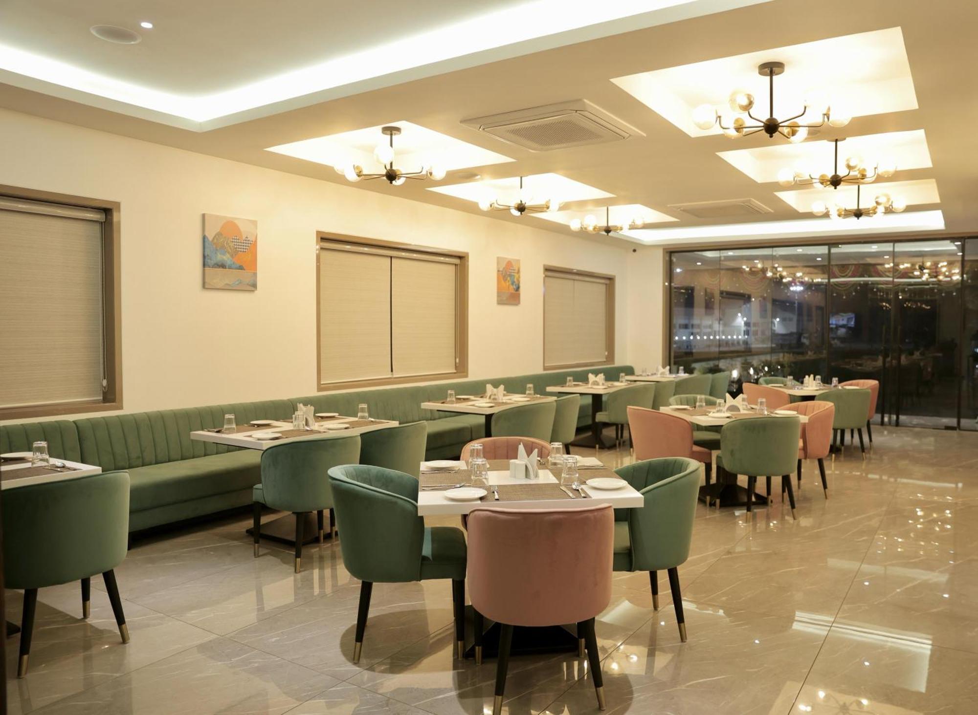 Hotel Carnival Parbhani 외부 사진