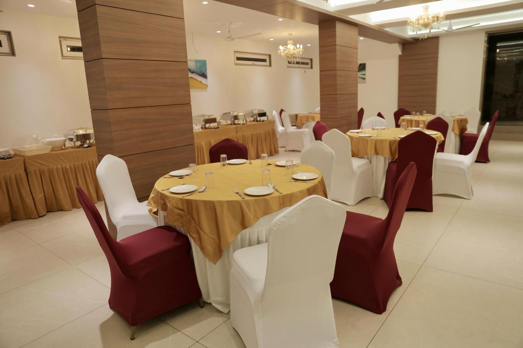 Hotel Carnival Parbhani 외부 사진