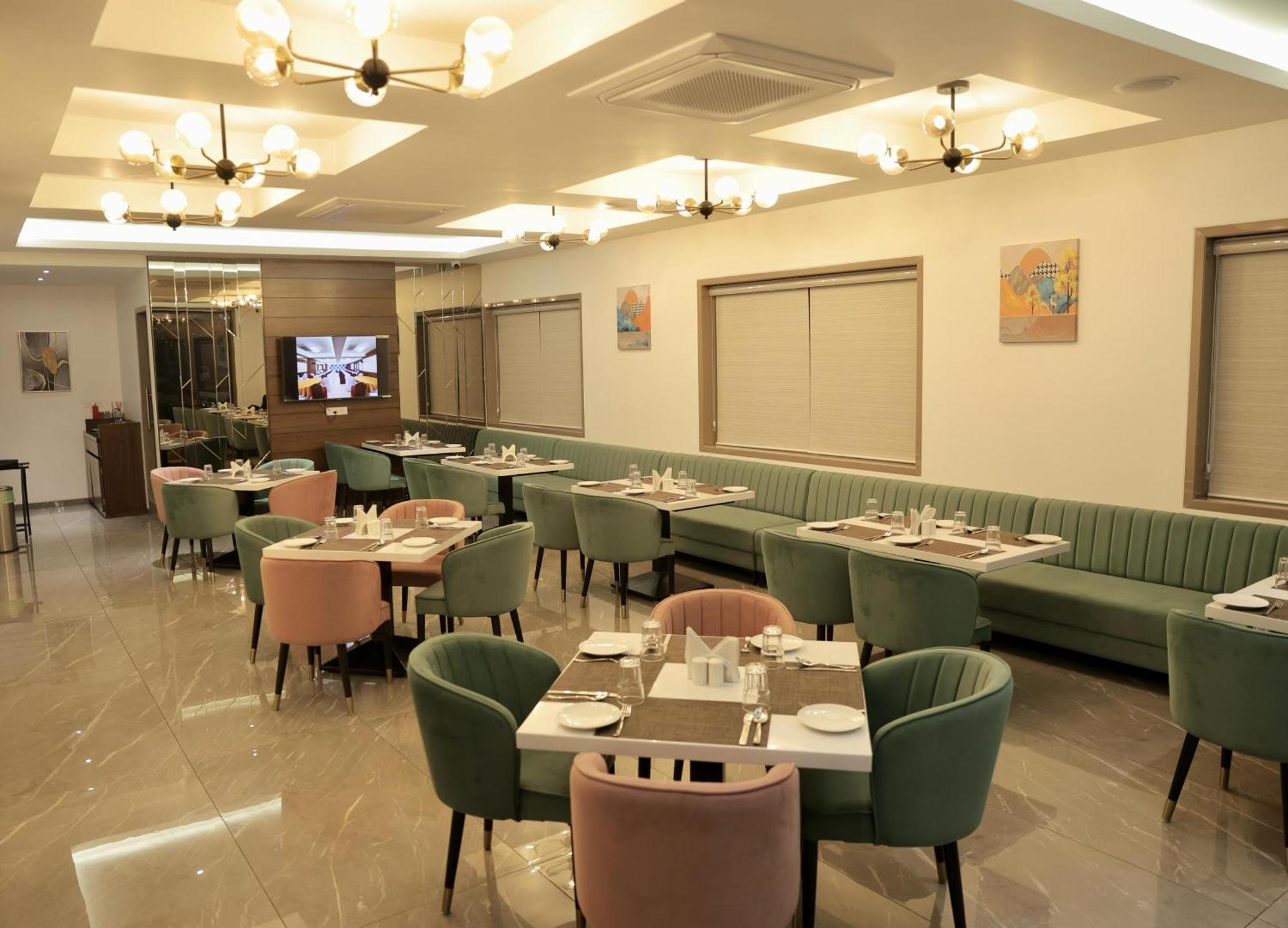 Hotel Carnival Parbhani 외부 사진