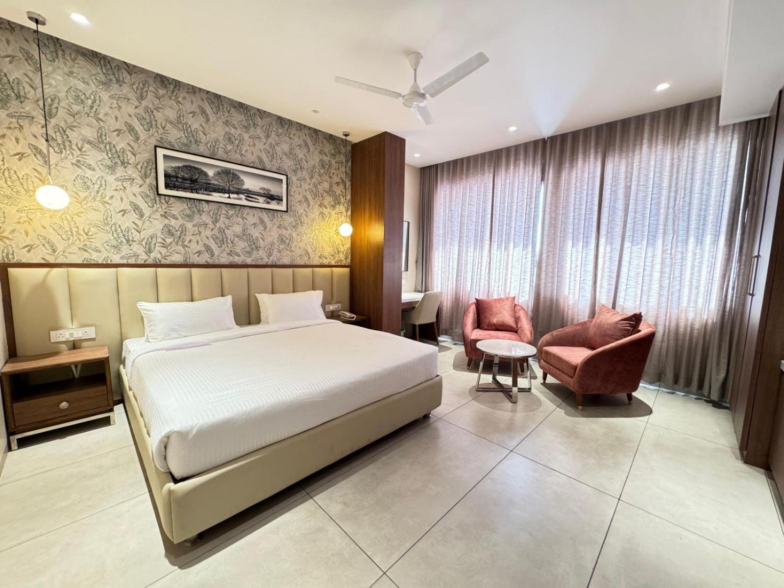 Hotel Carnival Parbhani 외부 사진